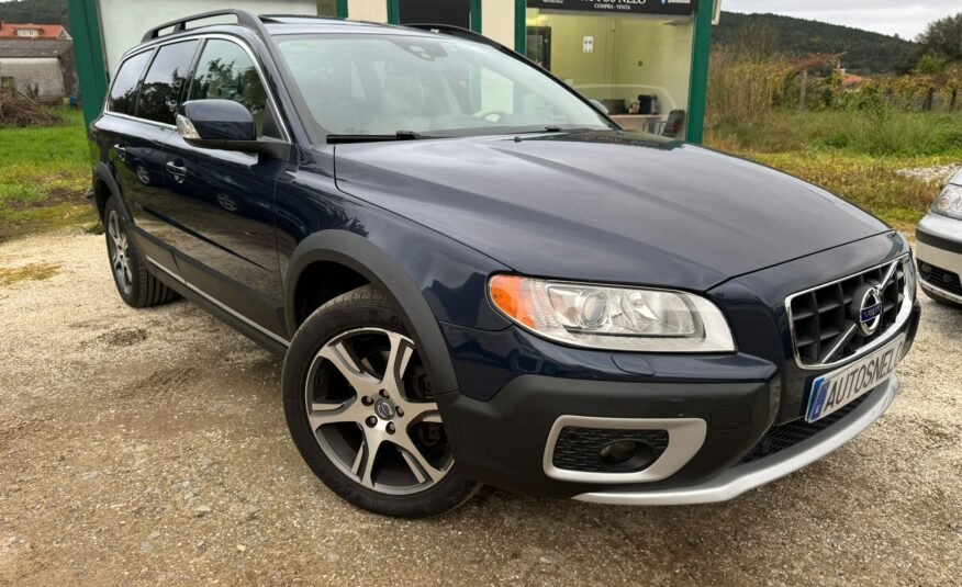 VOLVO XC 70 2.4 d5 momentum awd