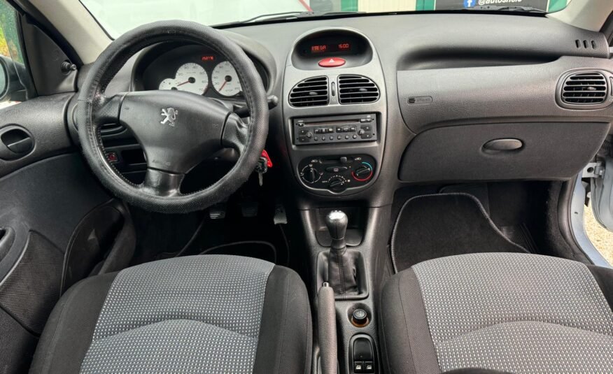 PEUGEOT 206 1.4