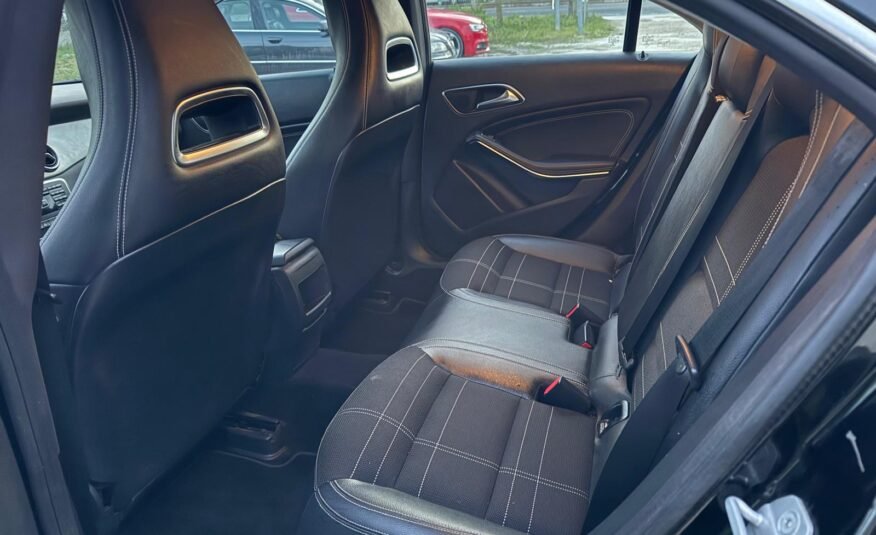 MERCEDES-BENZ CLA 220d