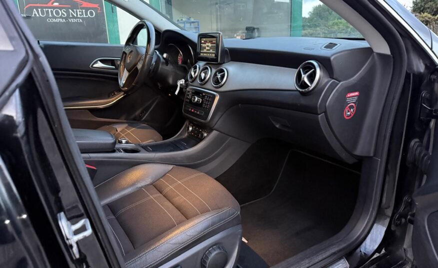 MERCEDES-BENZ CLA 220d