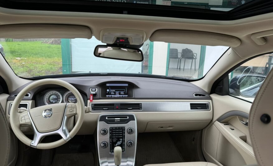 VOLVO XC70 2.4 AWD5