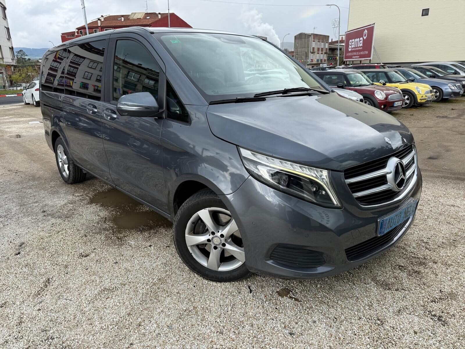 MERCEDES-BENZ V 220CDI