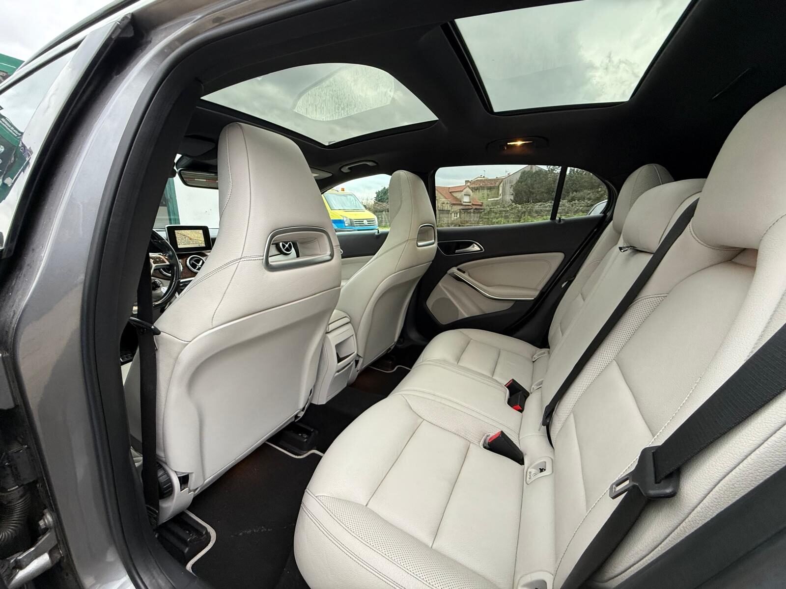 MERCEDES-BENZ GLA 220 CDI AMG